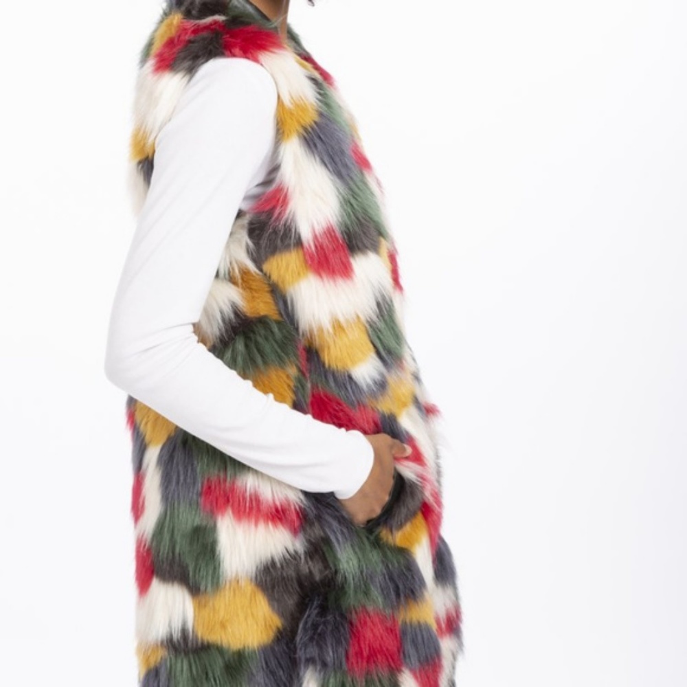 SOLD OUT STATEMENT "FAUX FUR" VEST - Picture 4 of 4